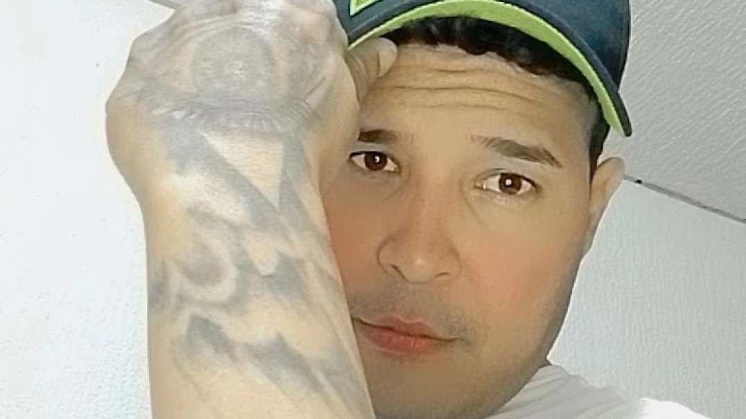Videos prohibidos de Jose y su novia.